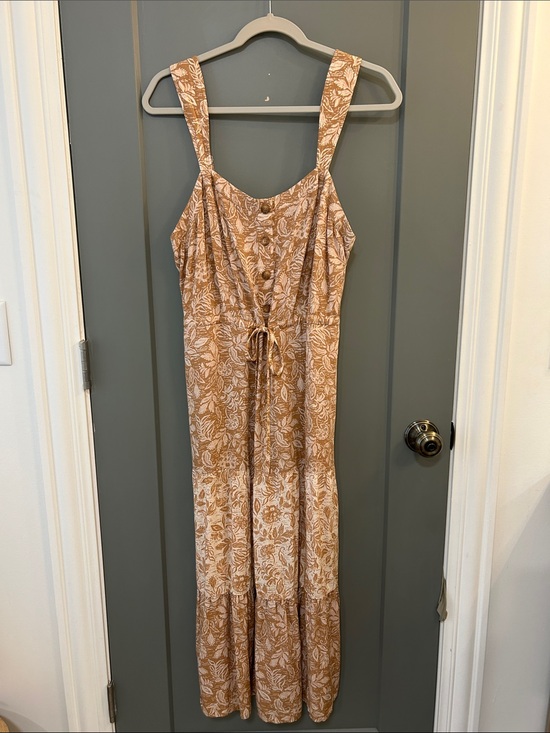 Lucky Brand Dresses & Skirts - Lucky Brand Tan Floral Midi Dress Women’s size Large New!!